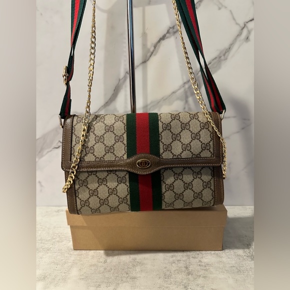 ***Sold via Merc@ri Platform*** Authentic Gucci - Picture 3 of 10